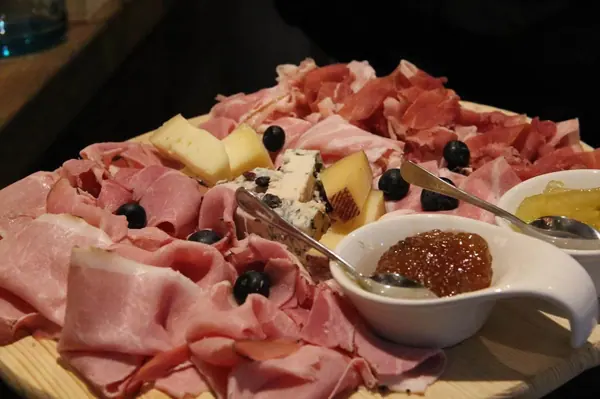 Tagliere di crudo e formaggi
