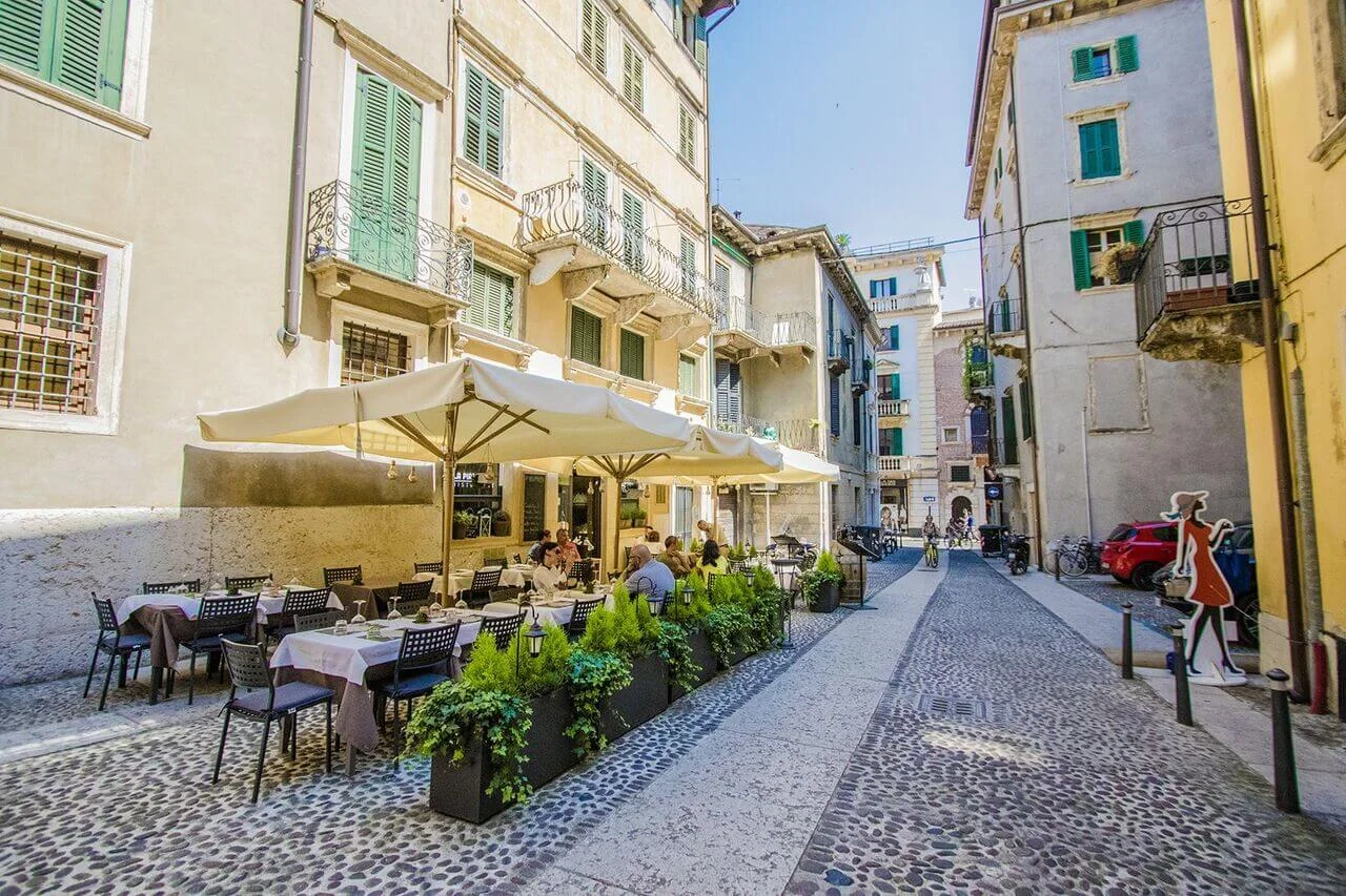 Ingresso osteria La Piazzetta Verona